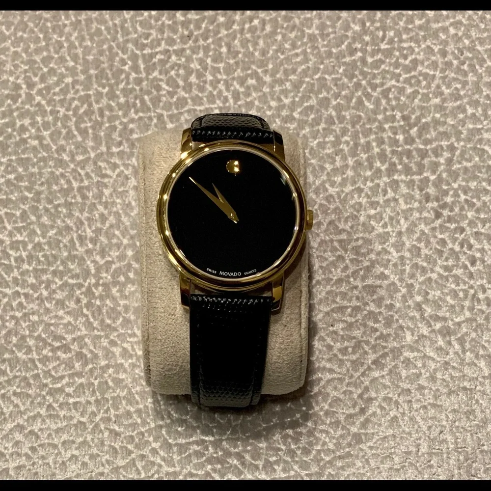 *Make an Offer* NWOT Movado watch - Picture 3 of 5